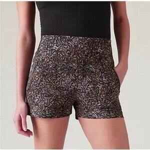 Athleta Trekkie North Shorts Women’s 12 Kinetic Abstract Print Pull On 3” Inseam